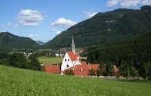 Историческая сделка: наследники Ротшильдов продали старинные австрийские угодья