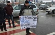 "Човники" продовжують блокувати два пункти пропуску на кордоні з Польщею (фото, відео)