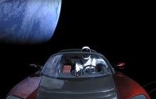 Ракета Falcon Heavy вместе с "Теслой" отправила в космос секретный груз