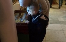 У Десятинному монастирі моляться воїни: православні розповіли про допомогу від мощів Георгія Побідоносця зі Святої Гори Афон (репортаж)