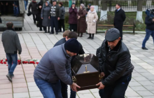 Женщин, погибших при стрельбе в Кизляре, похоронили на территории храма