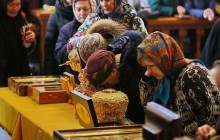 У Святогірській лаврі в день Торжества Православ'я віруючі вклонилися 20 святиням