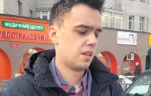 Біля суду, де розглядали справу Шабуніна, закидали яйцями блогера (фото, відео)