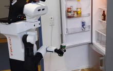 В Германии робота научили приносить пиво из холодильника (видео)