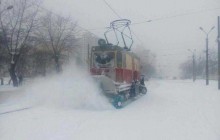 Негода в Україні: десятки сіл залишилися без світла, дороги перекриті (фото)