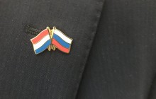 Родичі загиблих в катастрофі МН17 вимагають від нідерландського депутата вибачень за "значок дружби" з РФ