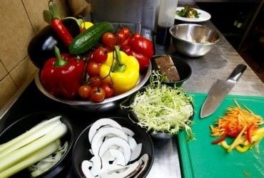 Дієтолог назвала найкращий спосіб, як схуднути та не рахувати калорій