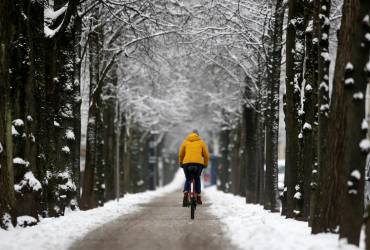 Насувається негода: синоптик назвала області, де очікується сніг