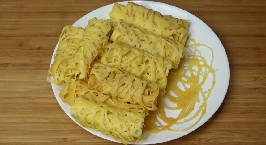 Українці відзначають Масницю: святкові традиції та незвичний рецепт млинців (відео)