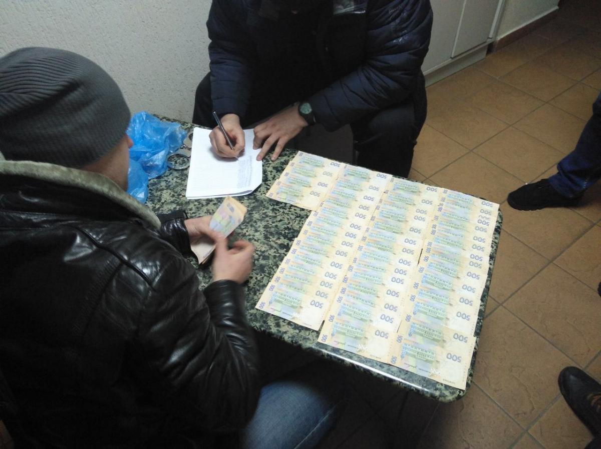 У Житомирі СБУ викрила на хабарі керівника державного підприємства (фото)