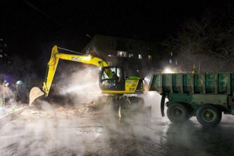 У центрі Харкова внаслідок аварії на тепломережі без опалення залишилися майже 100 об'єктів / фото atn.ua У центрі Харкова внаслідок аварії на тепломережі без опалення залишилися майже 100 об'єктів / фото atn.ua