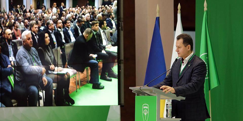 Делегаты съезда избрали председателем "Укропа" народного депутата Тараса Батенко / фото ukrop.com.ua Делегаты съезда избрали председателем "Укропа" народного депутата Тараса Батенко / фото ukrop.com.ua