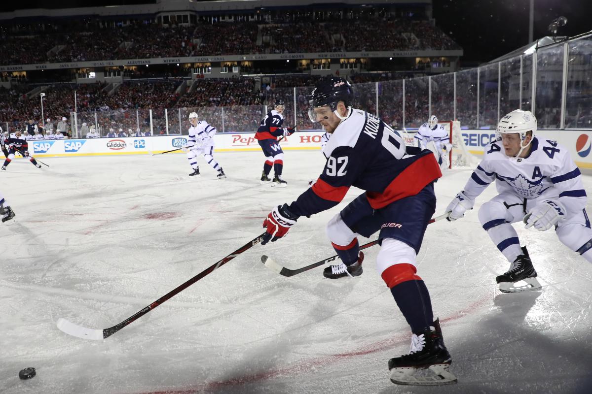 &quot;Вашингтон&quot; переиграл &quot;Торонто&quot; в матче Стадионной серии / Reuters