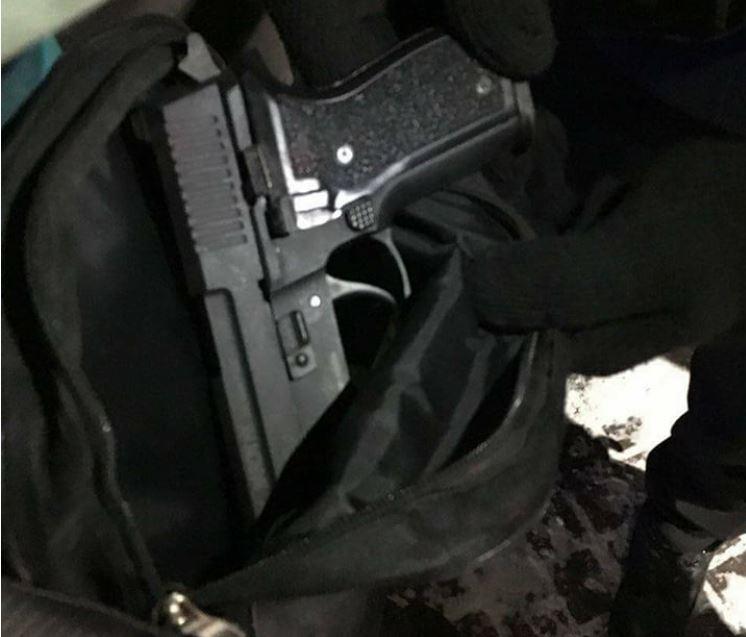 На Киевщине молодой человек ранил из травматического пистолета двух мужчин / Отдел коммуникации полиции в Киевской области