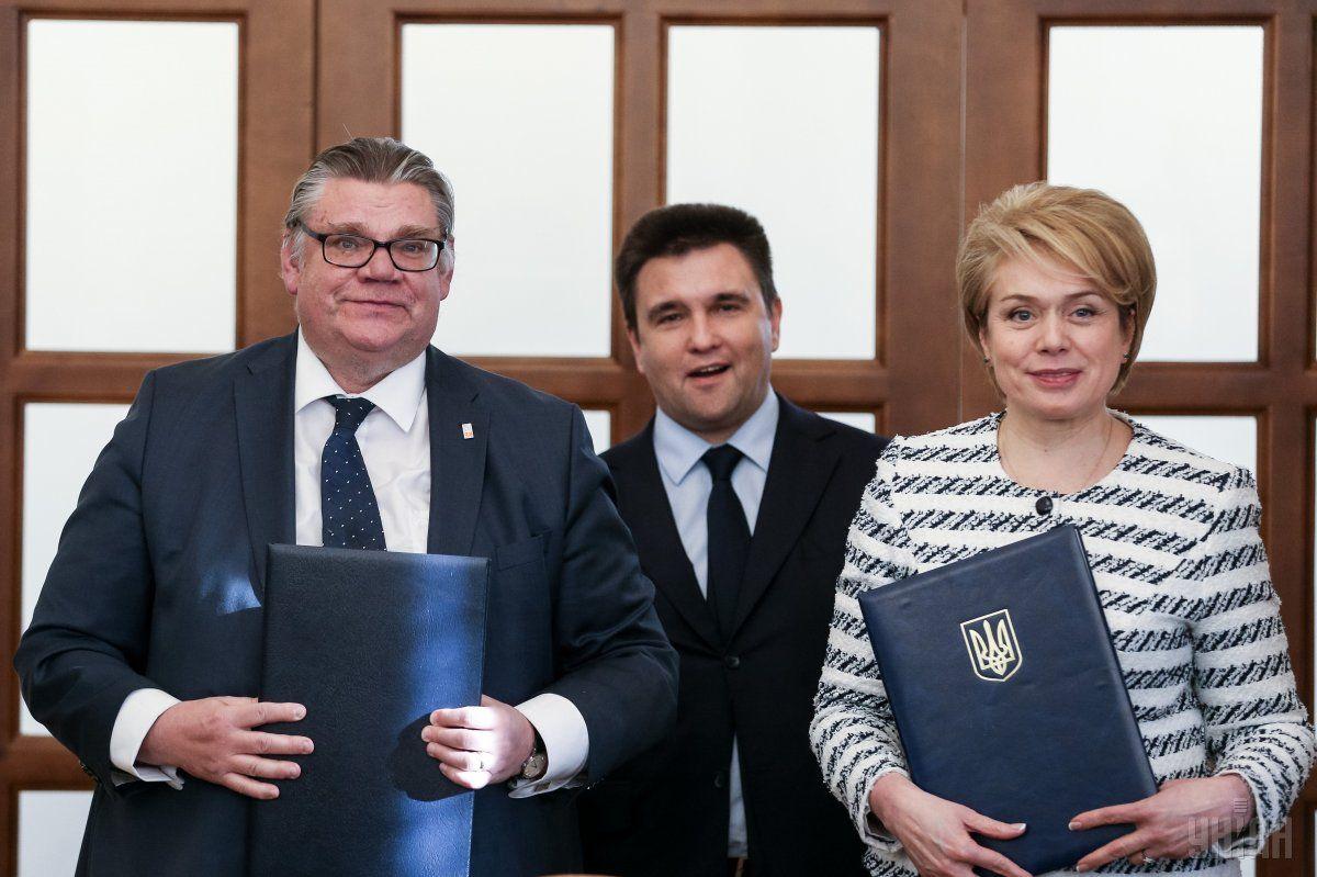 Переговоры квартета украинских и венгерских министров в Нижнем Солотвино на Закарпатье привели к положительным подвижкам / фото УНИАН