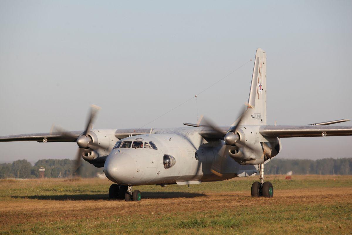 Средний срок службы российских Ан-26 уже достиг 50 лет / фото REUTERS Средний срок службы российских Ан-26 уже достиг 50 лет / фото REUTERS