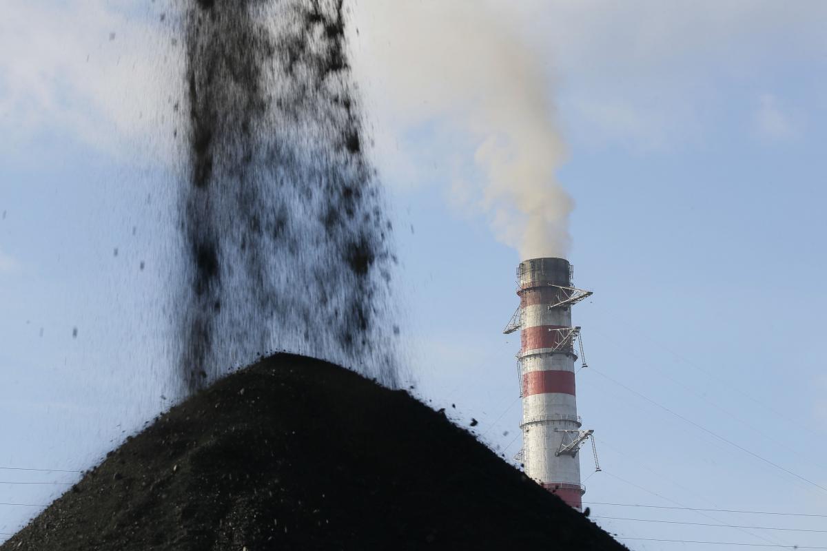 У березні запаси вугілля на складах становили 1,16 мільйона тонн / фото REUTERS
