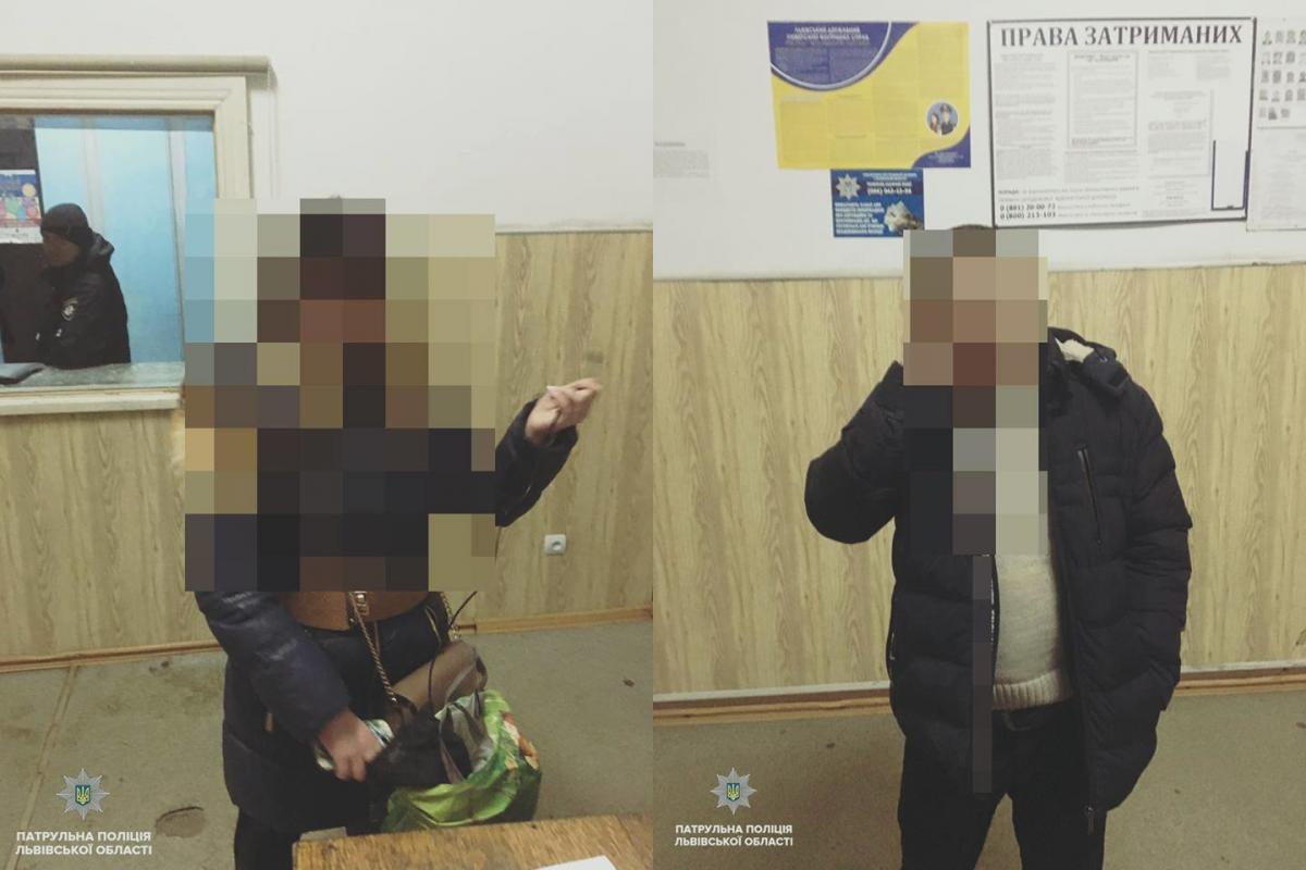 Мужчину и женщину доставили в отделение полиции / фото facebook.com/lvivpolice Мужчину и женщину доставили в отделение полиции / фото facebook.com/lvivpolice