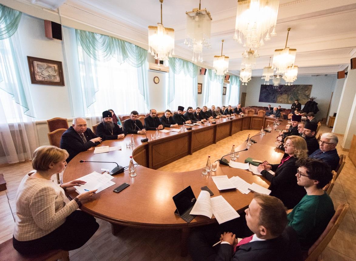  В помещении МОН состоялась встреча представителей Всциро с Министром образования / news.church.ua