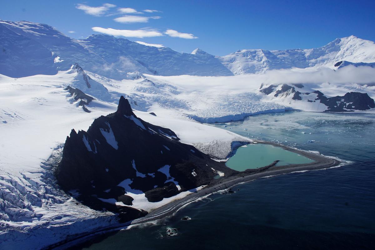 Антарктида вошла в топ-3 самых дорогих туристических направлений мира / фото REUTERS
