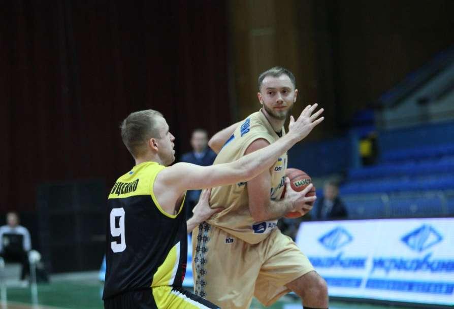 «Будивельник» обыграл БИПу / ФБУ