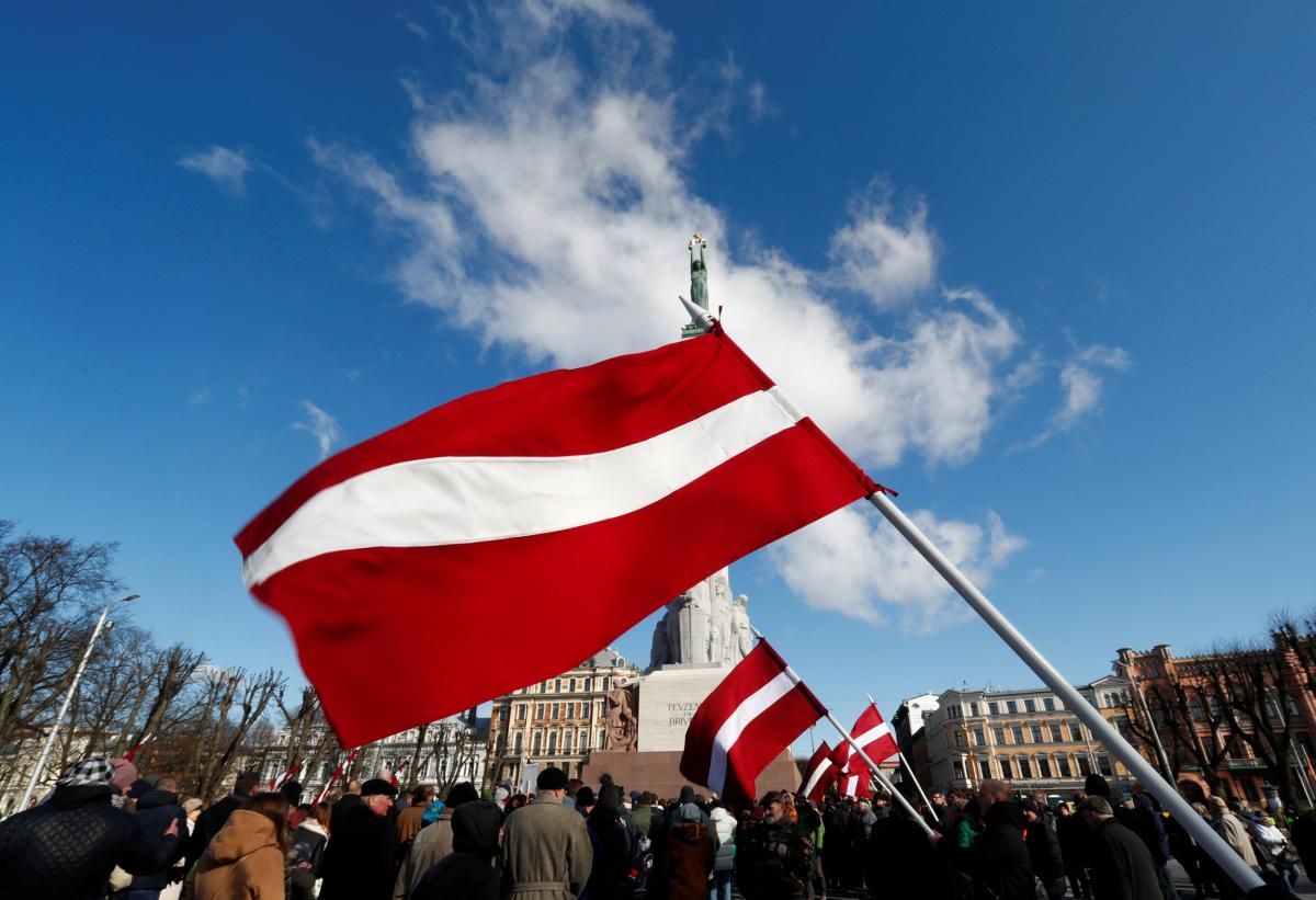  Латвия активно поддерживает Украину в войне против РФ / фото REUTERS