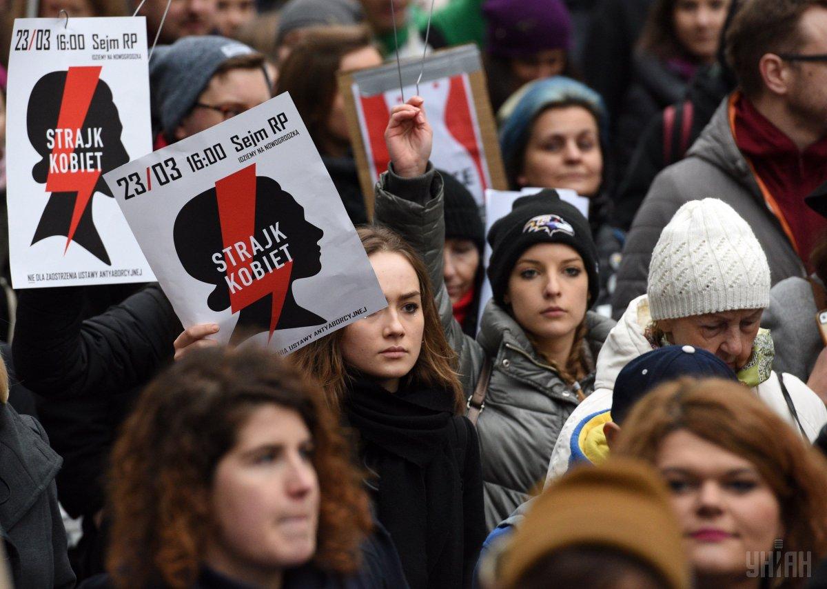 У Польщі спалахнули протести проти заборони на аборти / фото УНІАН