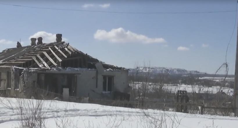 За словами військових, кожен у селищі – рухлива мішень / скріншот відео ТСН За словами військових, кожен у селищі – рухлива мішень / скріншот відео ТСН