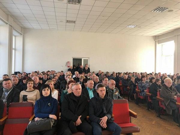 Барна представив колективу нового голову Збаразької РДА (фото) Барна представив колективу нового голову Збаразької РДА (фото)