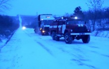 На Херсонщині у снігових заметах застрягли більше 180 автомобілів