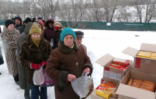 Социальный отдел Кафедрального собора УПЦ провел акцию по раздаче продуктовых наборов нуждающимся