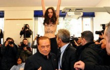 Активістка FEMEN оголилася перед Сільвіо Берлусконі (відео)