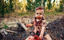 Мережу обурила фотосесія однорічного хлопчика-зомбі, та історія виявилася зворушливою (відео)