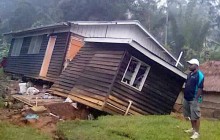 Число жертв землетрясения в Папуа-Новой Гвинее возросло до 80 человек