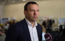 В Києві для розчищення покрівель від снігу та бурульок залучено 30 вишок