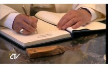 Папа Римський написав передмову до книги, присвяченої засновнику спільноти Малих сестер милосердя