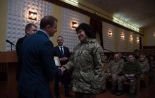 У Тернополі керівники області з нагоди Міжнародного жіночого привітали жінок-військових військової частини А3215 та артбригади (Фото)