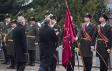 "Дуже приємно було": солдат почесної варти розповів, як Порошенко вдягнув йому шапку