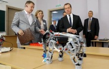 Після скандалу з "роботом" зі звичайного LEGO Росія анонсувала виробництво "бойових роботів"