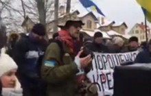 Участники автопробега приехали к дому Порошенко (видео)