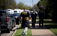 Серийный подрывник в Техасе разослал уже четыре посылки с бомбами: погибли двое афроамериканцев