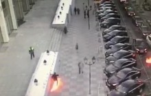 У Москві загорівся чоловік, який кидав під будівлею російського Радфеду "коктейлі Молотова"