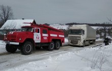 У Чернівецькій області рятувальники звільнили зі снігових заметів більше 10 автомобілів