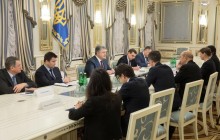 Poroshenko meets French Foreign Minister Le Drian