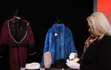 Расческа Мэрилин Монро и перчатка Майкла Джексона: в США состоится звездный аукцион (видео)