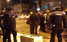 Біля консульства Польщі в Києві сталася сутичка: плюнули в обличчя охоронцеві - ЗМІ (фото)