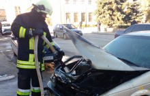 На Тернопільщині рятувальники загасили пожежу іномарки
