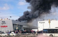 Черный столб дыма: в Петербурге горит автоцентр Hyundai (фото, видео)
