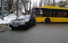 Порошенко разрешил фото- и видеофиксацию нарушений правил парковки и эвакуацию автомобилей