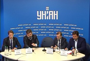 Чому аграрії перекривають українські автомагістралі?